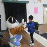 上手に渡れたね！みいちゃんとハイタッチ！！