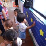 天の川にぺたっ！天の川を星でいっぱいにしましょう！
