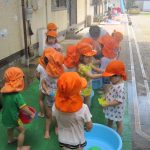 シャワー気持ちいいね、雨みたいだ！！