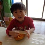 かぼちゃのワタは、びよ～ん！って伸びるよ～‼おもしろいね😊