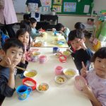 給食のシチューが甘くて美味しいよ～♡おかわりしようかな！