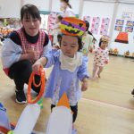 ひよこ組さんも輪っかを・・ポーン！