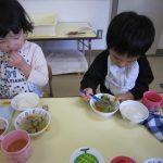 給食のお汁に、きのこいっぱい入ってた！おいしいね😊