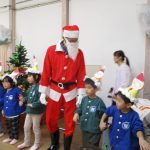 サンタさんと一緒にダンスを踊って楽しかったね(^_-)-☆