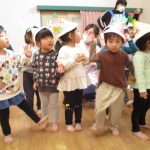 「クリスマスのうたが聞こえてくるよ」のフォークダンス上手に踊れたね♡