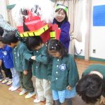 頭をパクパク　　今年もいいことがありますように・・・