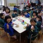 縦割りチームのお友だちとみんなでいただきます🍹