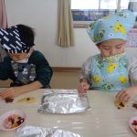 ぞう組・・どんな形にしようかな？夢中になって作っていました！