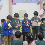 らいおん組のお友だちからは、誕生会スタンドをみんなにプレゼントしてくれました💗