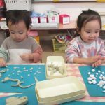 はじめての粘土遊びに挑戦✨ヘビを作ったり、ちいさなたまごを作ったよ！