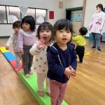 順番、順番！落ちないように進めるよ😄