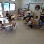 朝の会のお歌の時間はお楽しみのひとつ💗みんな落ち着いてお話を聞いています👏
