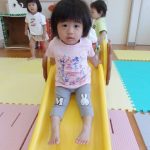 すべり台も人気で楽しんでいます♪