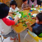 寒天遊びをしたよ！キラキラしていてきれいだね✨