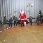 ダンスが好きなサンタさんと、フォークダンス♬みんなで踊って楽しかったね！