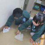 お部屋の隅々までキレイにゴシゴシ～!!