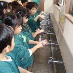 よ～く手を洗ってバイキンをやっつけよう！