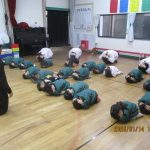 みんなで一緒に『ダンゴムシのポーズ』上手にできました☺