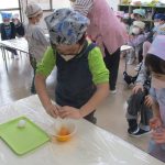 ～らいおん組生地作り～「卵上手に割れたよ！」