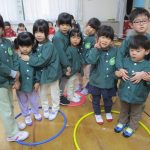 急いでフープに入るよ！後ろから優しくギュー💕